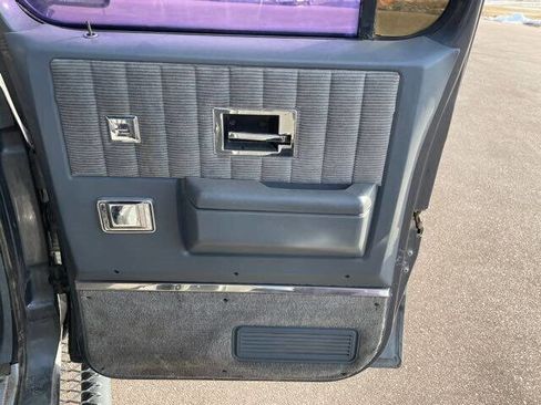 Used 1990 GMC Suburban 4WD image 24