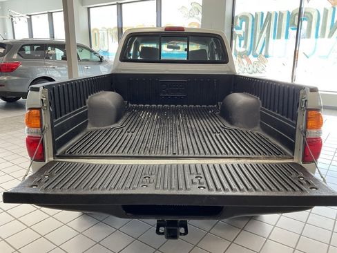 Used 2004 Toyota Tacoma 4x4 Xtracab V6 image 6