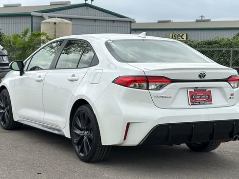 Certified 2025 Toyota Corolla SE FWD image 9
