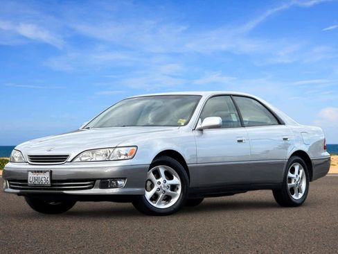Used 2001 Lexus ES 330 image 1