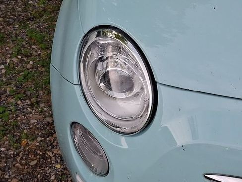 Used 2017 FIAT 500 Lounge FWD image 8