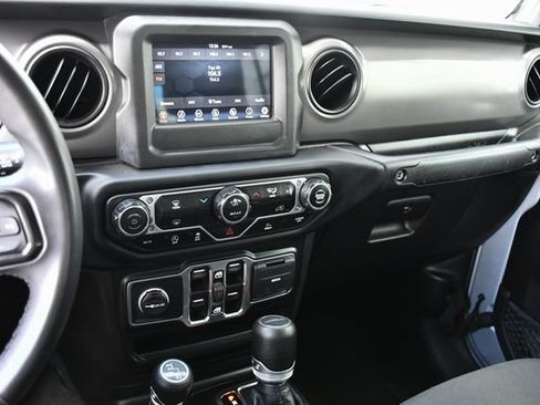 Used 2023 Jeep Gladiator Sport AWD/4WD image 22