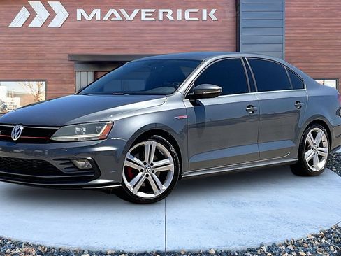 Used 2017 Volkswagen Jetta GLI FWD image 3