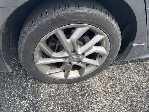 Used 2015 Nissan Sentra SR w/ SR Premium Package FWD image 14