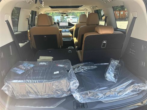 New 2027 INFINITI QX80 Luxe w/ Cargo Package AWD/4WD image 30
