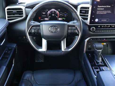 Used 2024 Toyota Sequoia Platinum image 9