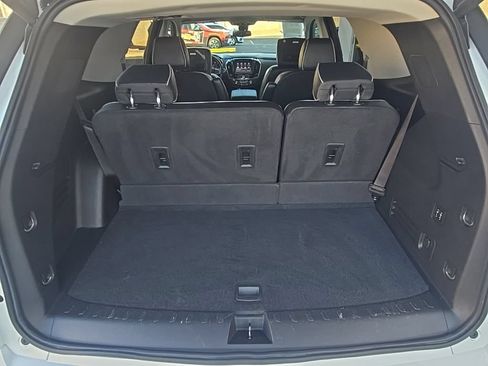 Used 2020 Chevrolet Traverse High Country FWD image 34