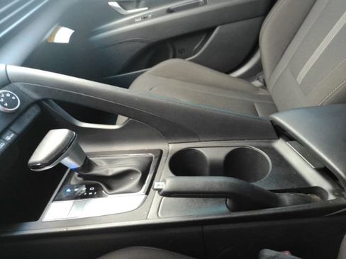 Used 2026 Hyundai Elantra SE FWD image 37