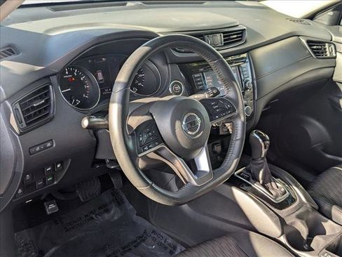Used 2018 Nissan Rogue SV w/ Premium Package image 10