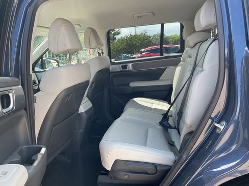 Used 2025 Hyundai Santa Fe SEL AWD/4WD image 10