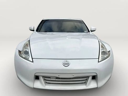 Used 2009 Nissan 370Z Touring RWD image 5