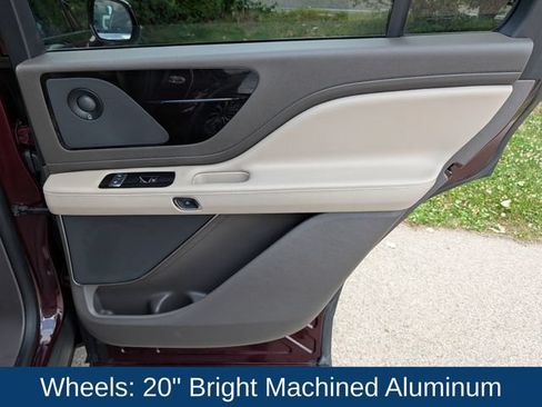 Used 2020 Lincoln Aviator Reserve w/ Elements Package Plus AWD/4WD image 42