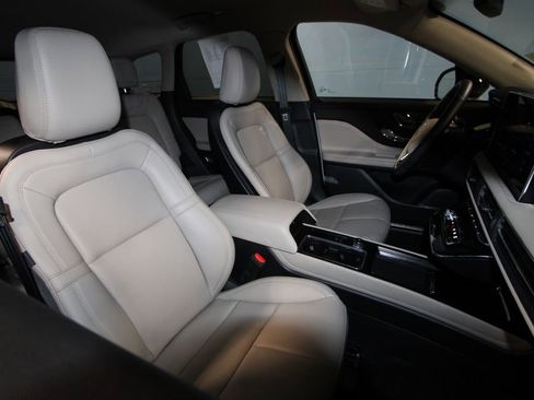 Used 2025 Lincoln Corsair AWD w/ Equipment Group 101A image 21