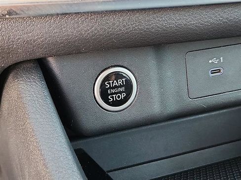 Used 2023 Nissan Rogue SV image 16