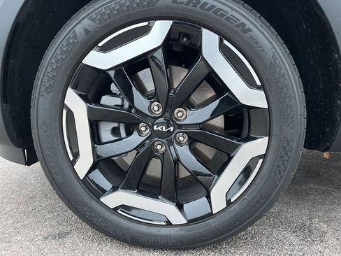 Used 2025 Kia Telluride S image 11