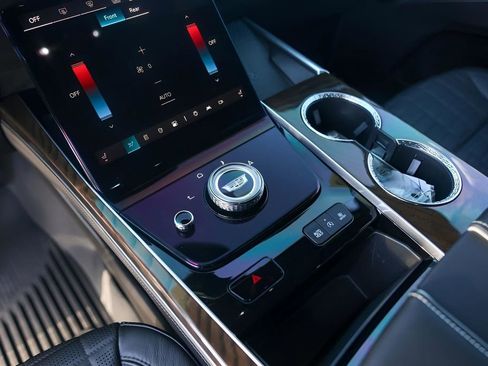 Certified 2025 Cadillac Escalade Sport Platinum w/ LPO, ONYX Package image 19