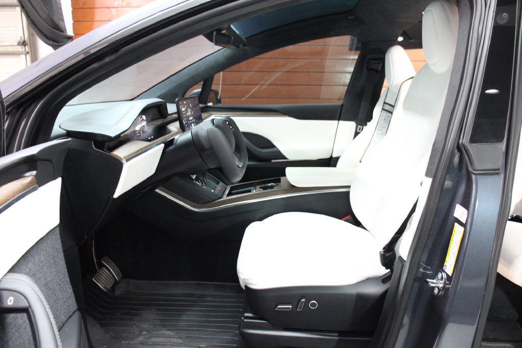 Used 2023 Tesla Model X AWD/4WD image 7