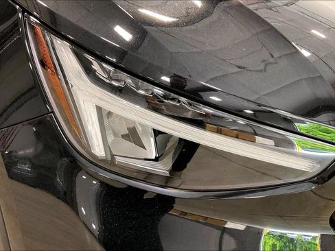 Certified 2023 Volvo XC40 B5 Plus w/ Climate Package AWD/4WD image 31
