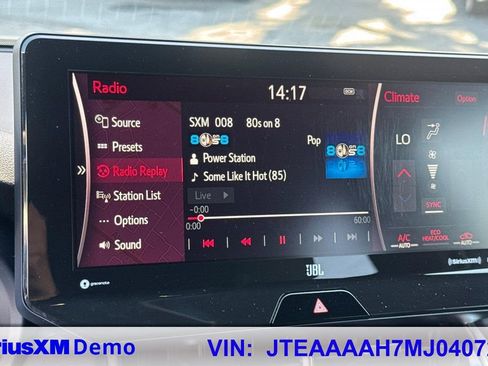 Used 2021 Toyota Venza XLE w/ Softex Package image 28