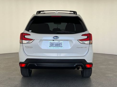 Used 2020 Subaru Forester Premium image 5