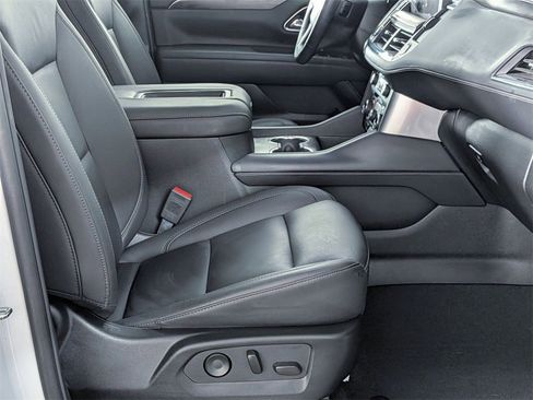 Used 2024 Chevrolet Suburban Z71 w/ Off-Road Capability Package image 32