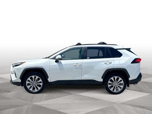 Used 2025 Toyota RAV4 XLE Premium AWD/4WD image 5