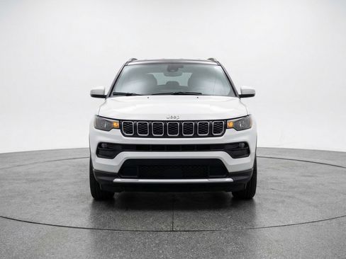 Used 2025 Jeep Compass Limited AWD/4WD image 2