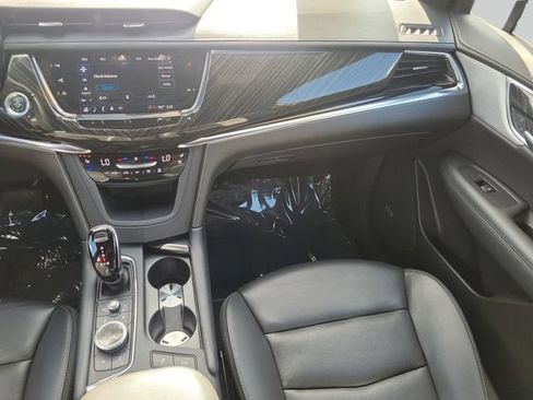 Used 2023 Cadillac XT6 Premium Luxury w/ Technology Package FWD image 16