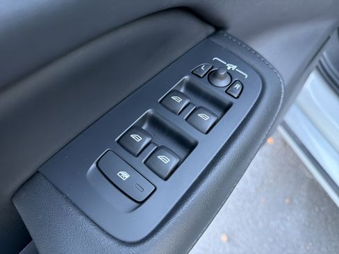 Certified 2024 Volvo S60 B5 Core image 15