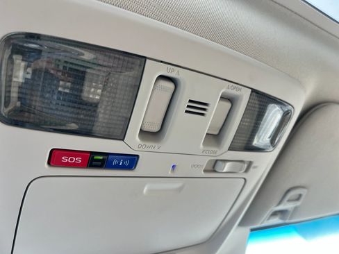 Used 2016 Subaru Outback 3.6R Limited image 25