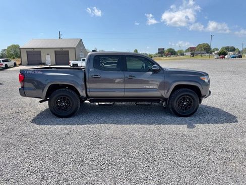 Used 2021 Toyota Tacoma SR5 w/ Technology Package AWD/4WD image 5