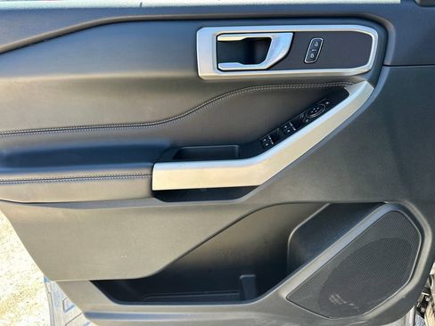 Used 2024 Ford Explorer XLT w/ Equipment Group 202A AWD/4WD image 44