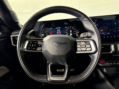 Used 2025 Ford Mustang GT Premium RWD image 16