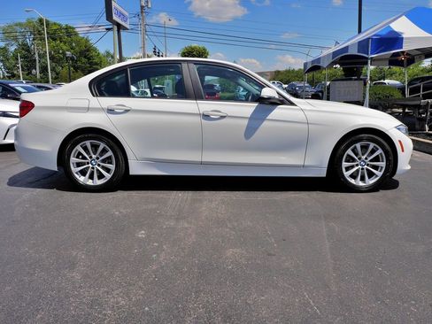 Used 2017 BMW 320i Sedan RWD image 8
