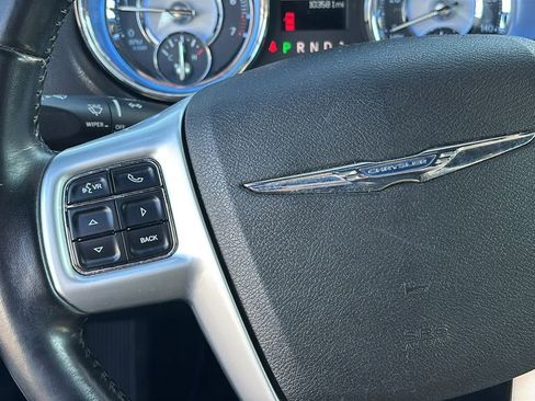 Used 2011 Chrysler 300 Limited image 17
