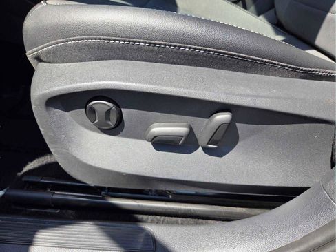 Used 2022 Volkswagen Taos SE image 21