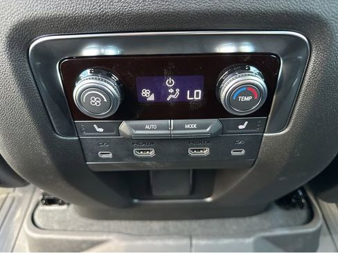 New 2026 GMC Yukon XL Denali w/ Denali Reserve Package AWD/4WD image 8