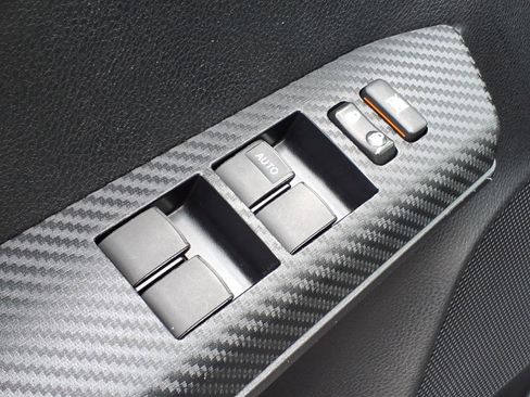 Used 2014 Toyota RAV4 LE image 16