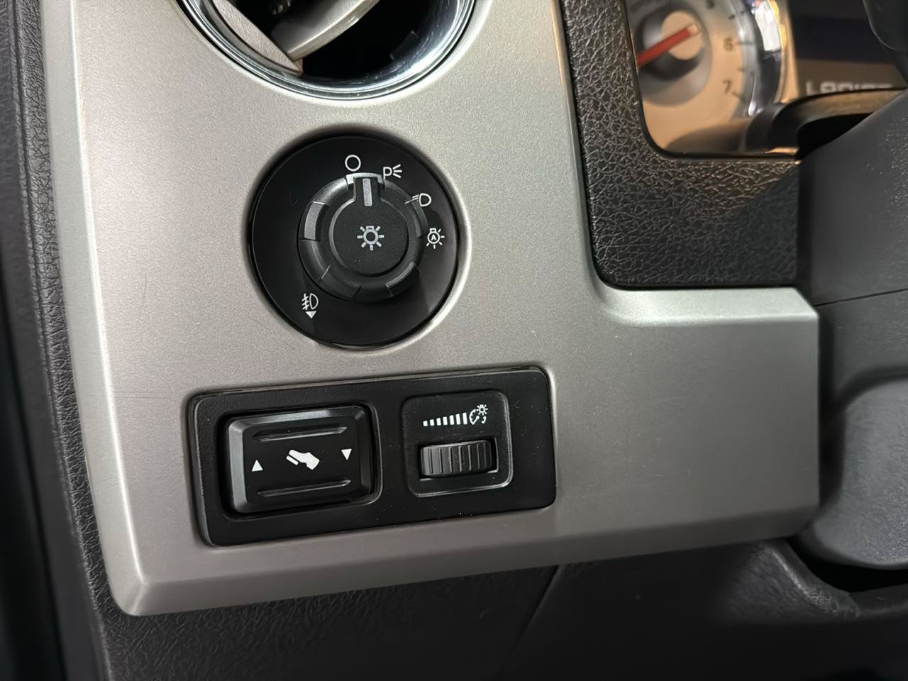 Used 2010 Ford F150 Lariat AWD/4WD image 11