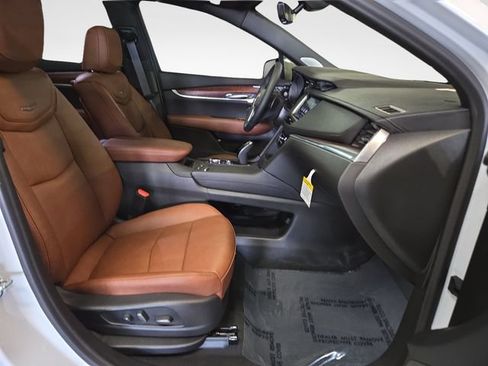 New 2026 Cadillac XT5 Premium Luxury w/ Driver Assist Package AWD/4WD image 39