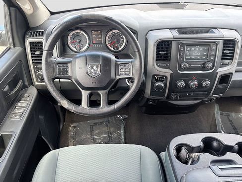 Used 2016 RAM 1500 Express RWD image 20