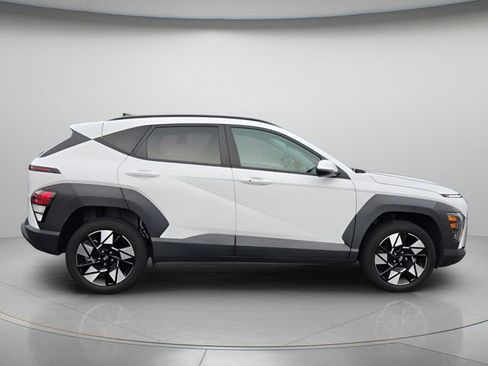 Used 2024 Hyundai Kona SEL AWD/4WD image 8