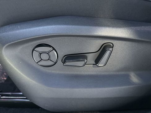 New 2026 Volkswagen Tiguan SE R-Line image 13