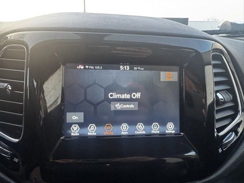 Used 2020 Jeep Compass Latitude image 19