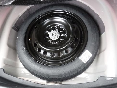 Used 2022 Toyota Camry XLE w/ Navigation Upgrade Package image 60