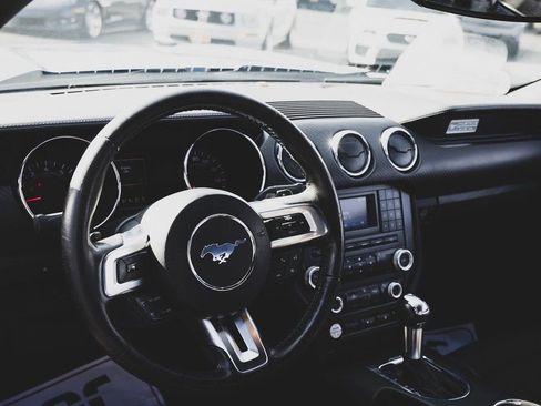 Used 2016 Ford Mustang Coupe image 2