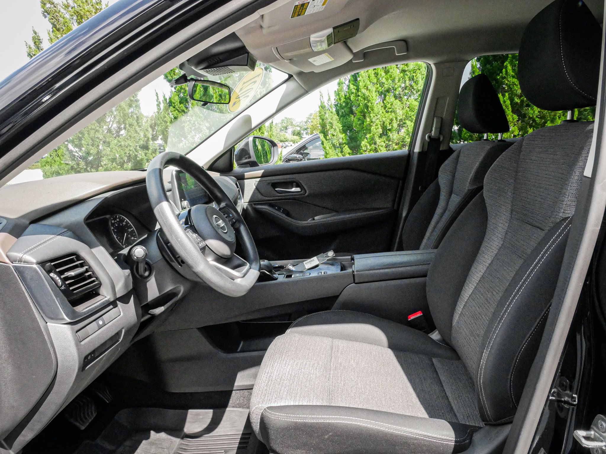Used 2021 Nissan Rogue SV FWD image 16