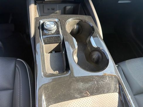 Used 2025 Buick Envision Avenir AWD/4WD image 33