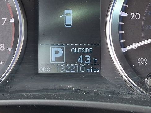 Used 2014 Toyota Highlander LE image 23