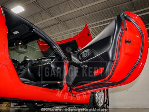 Used 1997 Chevrolet Corvette Coupe w/ Roof Pkg image 60